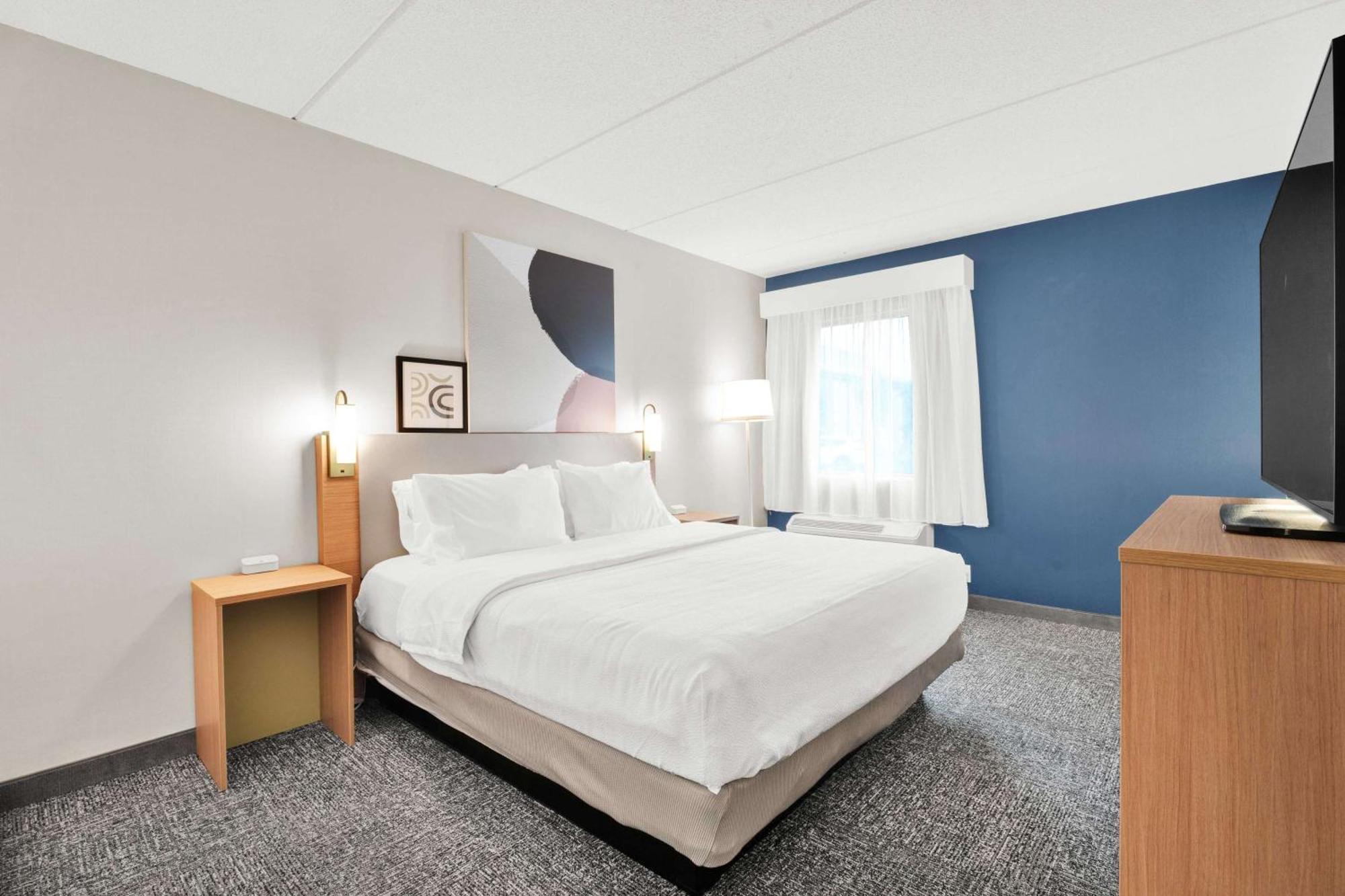 Spark By Hilton Plymouth Exterior photo
